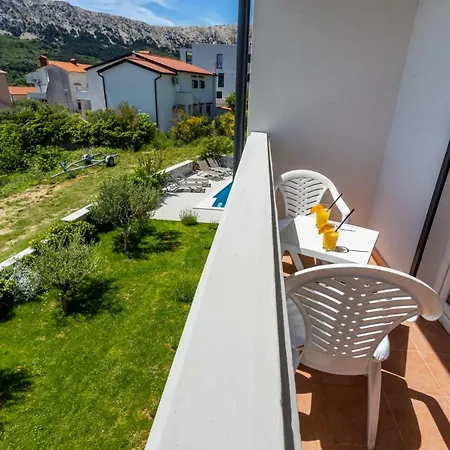 Dosen Ii 3* Baška