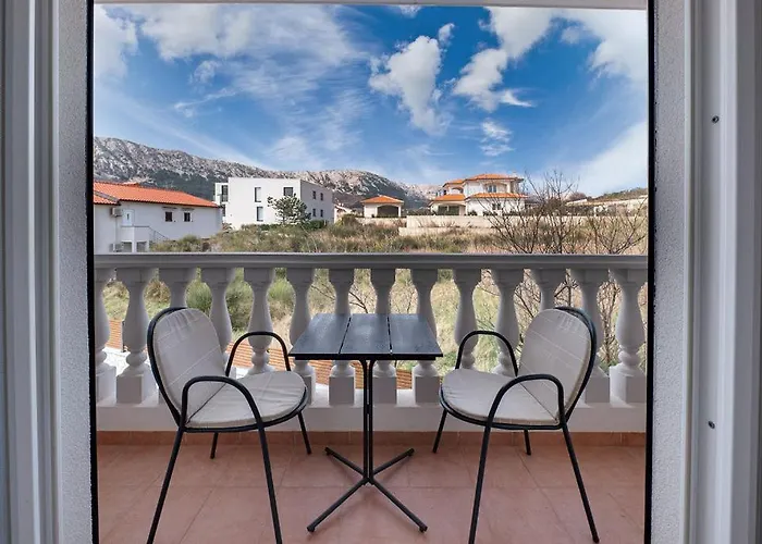 Dosen Ii בית הארחה 3*