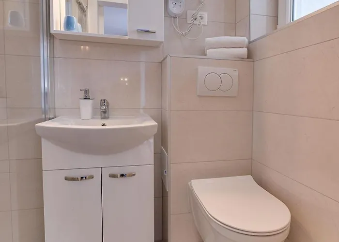 Dosen Ii בית הארחה