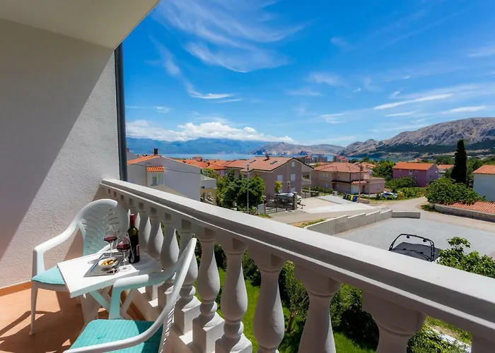 Dosen Ii בית הארחה באסקה